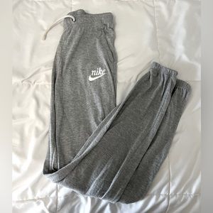 Nike lightweight joggers- xs